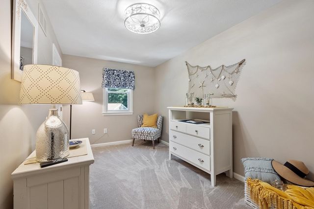 6 Abbot St, Westford, MA 01886