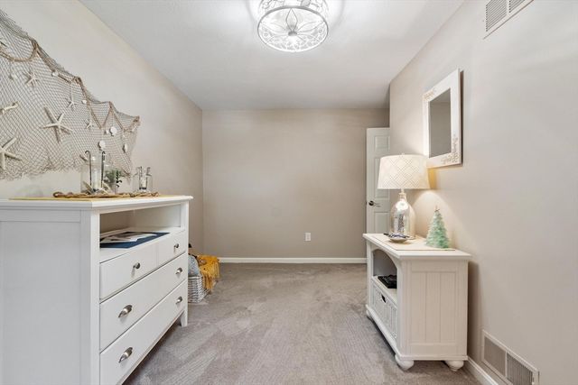 6 Abbot St, Westford, MA 01886