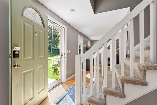 6 Abbot St, Westford, MA 01886