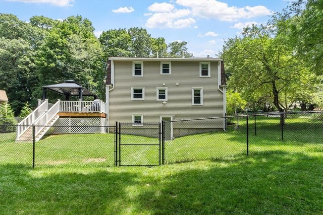 6 Abbot St, Westford, MA 01886