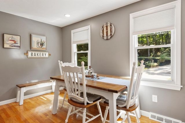 6 Abbot St, Westford, MA 01886