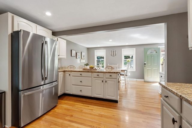 6 Abbot St, Westford, MA 01886