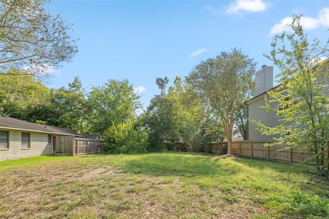 5517 Newcastle Street, Bellaire, TX 77401