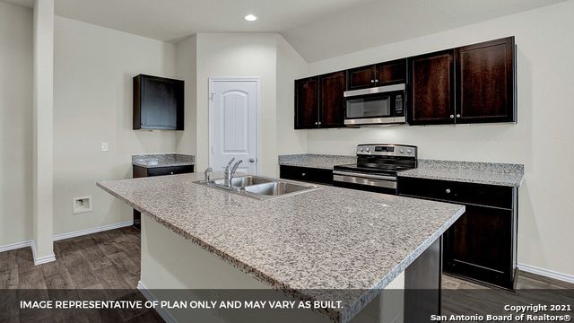 311 HONEYDEW WAY, Seguin, TX 78155
