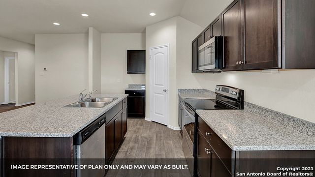 311 HONEYDEW WAY, Seguin, TX 78155