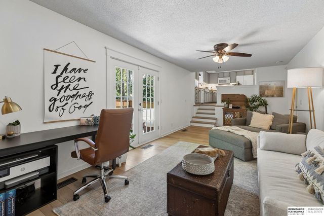 1007 S 218th Street, Omaha, NE 68022