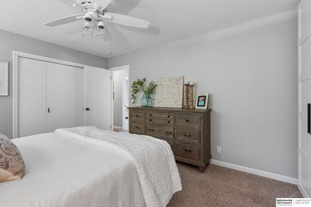 1007 S 218th Street, Omaha, NE 68022