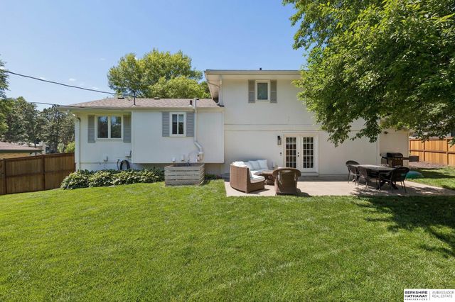 1007 S 218th Street, Omaha, NE 68022