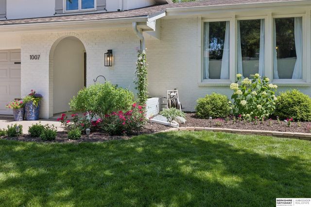 1007 S 218th Street, Omaha, NE 68022
