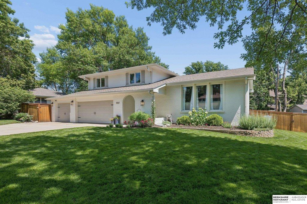 1007 S 218th Street, Omaha, NE 68022
