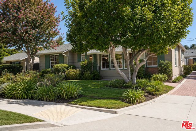 13134 Hartsook Street, Los Angeles, CA 91423