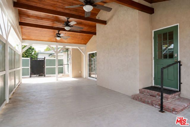 13134 Hartsook Street, Los Angeles, CA 91423