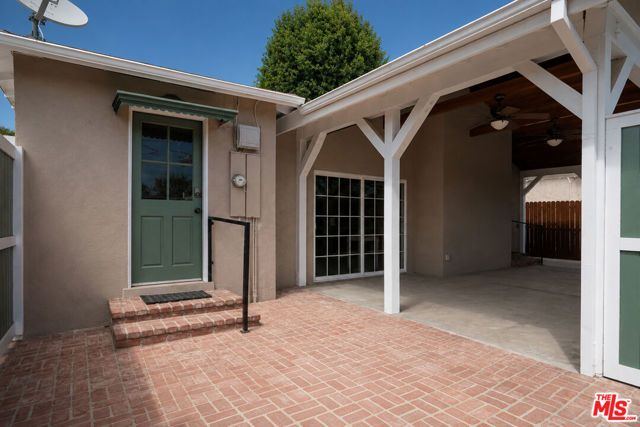 13134 Hartsook Street, Los Angeles, CA 91423