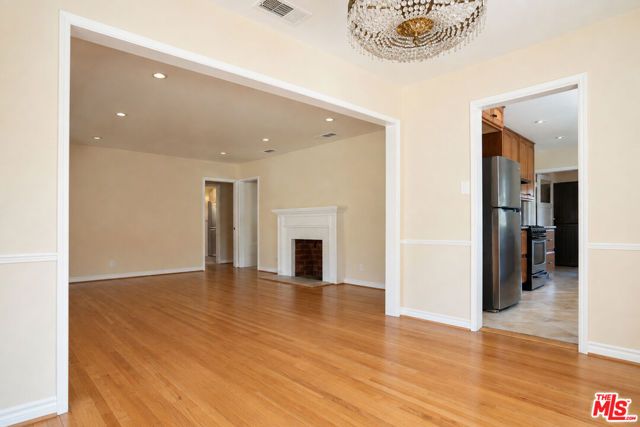 13134 Hartsook Street, Los Angeles, CA 91423