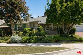 13134 Hartsook Street, Los Angeles, CA 91423