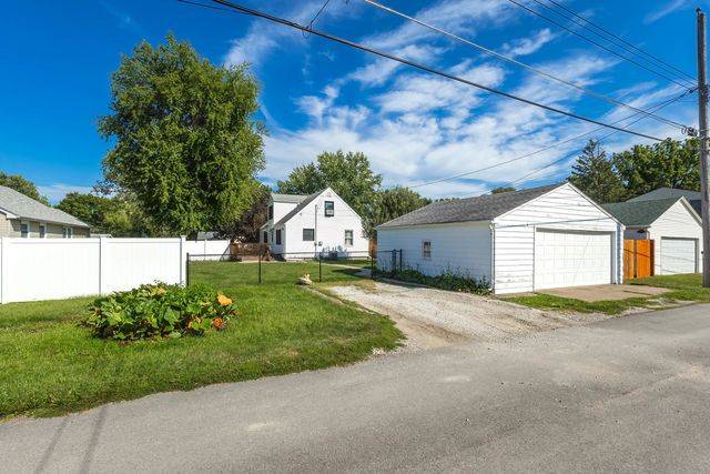 2521 33rd Street, Moline, IL 61265