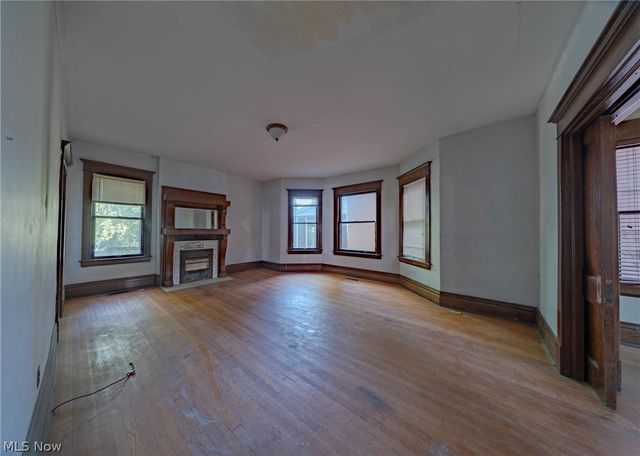 1122 Juliana Street, Parkersburg, WV 26101