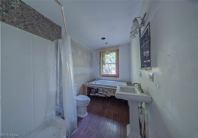 1122 Juliana Street, Parkersburg, WV 26101