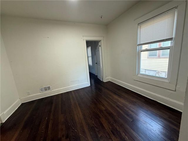 2005 Spruce Avenue, Kansas City, MO 64127