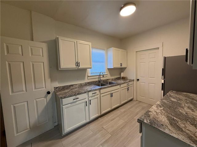 2005 Spruce Avenue, Kansas City, MO 64127