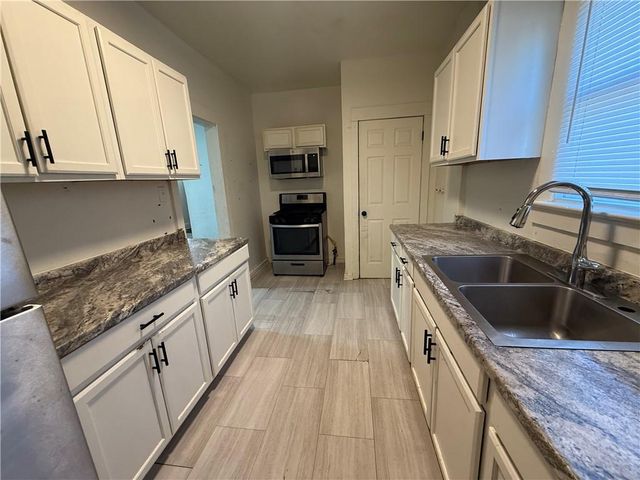 2005 Spruce Avenue, Kansas City, MO 64127