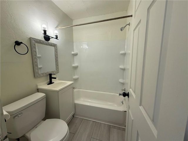 2005 Spruce Avenue, Kansas City, MO 64127