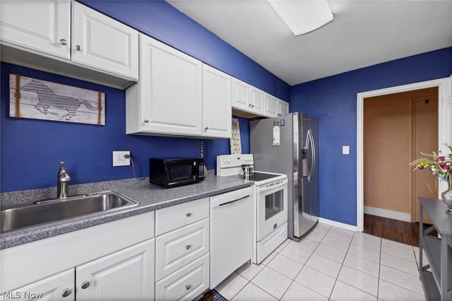 11820 Edgewater Drive 915, Lakewood, OH 44107