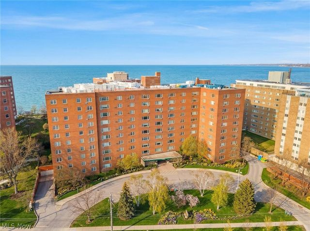 11820 Edgewater Drive 915, Lakewood, OH 44107