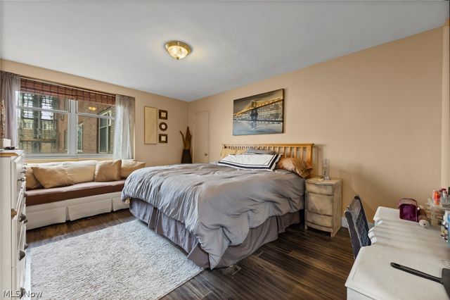 11820 Edgewater Drive 915, Lakewood, OH 44107