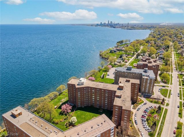 11820 Edgewater Drive 915, Lakewood, OH 44107