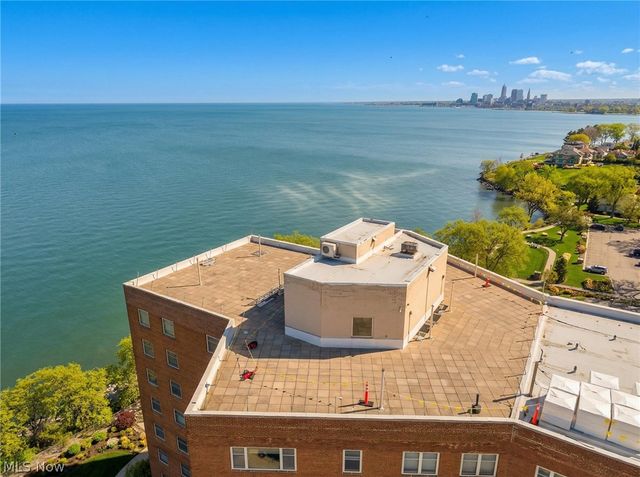 11820 Edgewater Drive 915, Lakewood, OH 44107