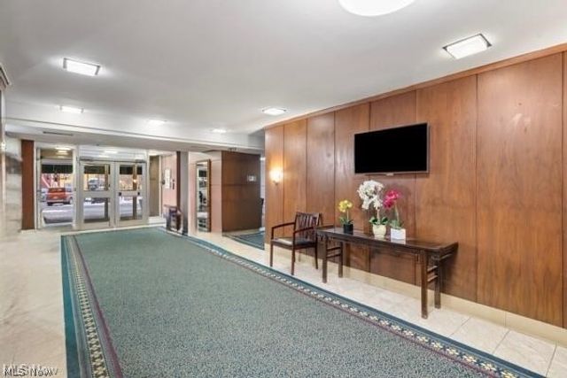 11820 Edgewater Drive 915, Lakewood, OH 44107