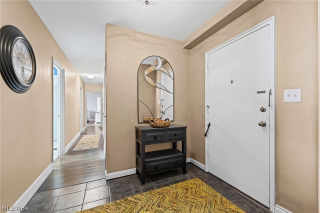 11820 Edgewater Drive 915, Lakewood, OH 44107