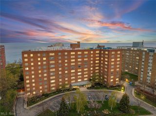 11820 Edgewater Drive 915, Lakewood, OH 44107