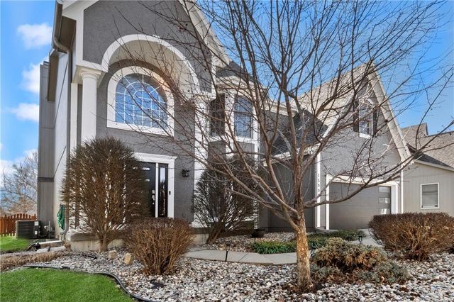 15995 S Clairborne Street, Olathe, KS 66062