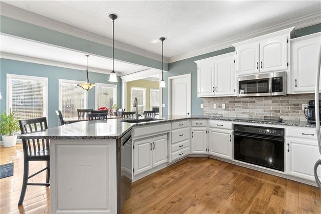 15995 S Clairborne Street, Olathe, KS 66062