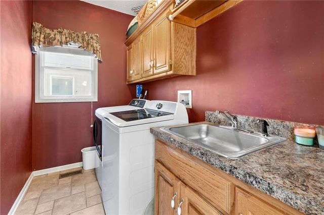 15995 S Clairborne Street, Olathe, KS 66062