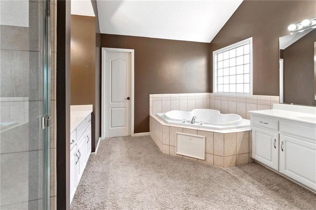 15995 S Clairborne Street, Olathe, KS 66062