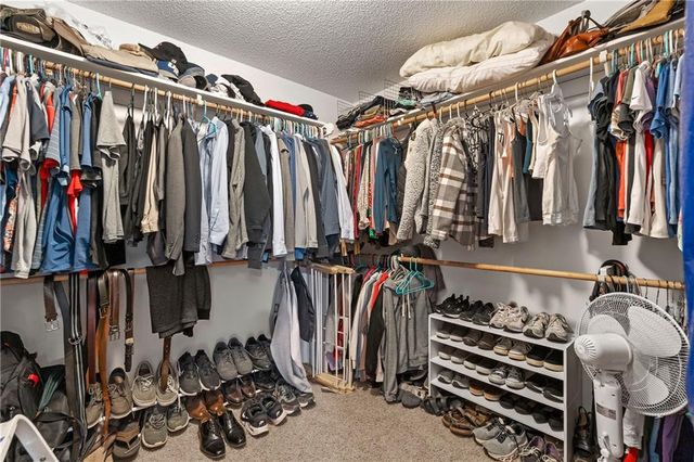 15995 S Clairborne Street, Olathe, KS 66062