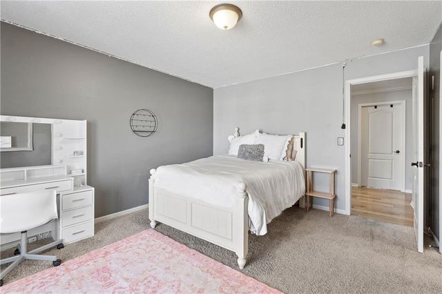 15995 S Clairborne Street, Olathe, KS 66062