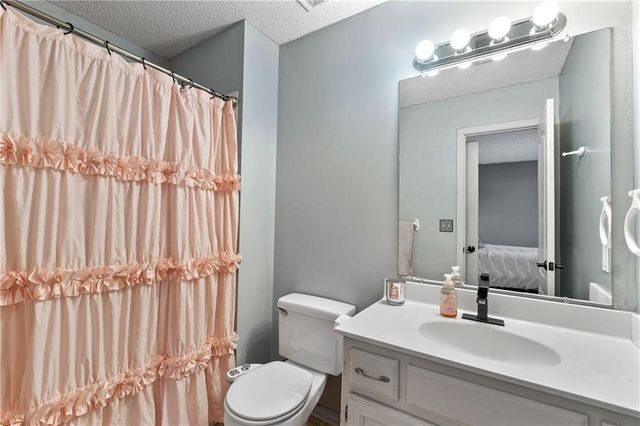 15995 S Clairborne Street, Olathe, KS 66062