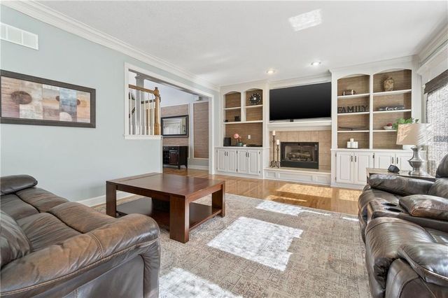 15995 S Clairborne Street, Olathe, KS 66062