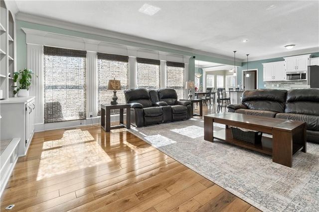 15995 S Clairborne Street, Olathe, KS 66062