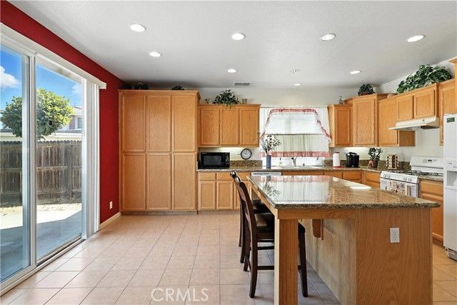 9790 Heatherhearst Drive, Chowchilla, CA 93610