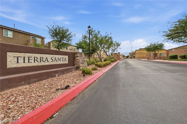 6940 Whispering Falls Drive, North Las Vegas, NV 89084