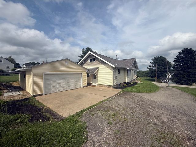 4352 Ellwood Rd, Wayne Twp, PA 16101