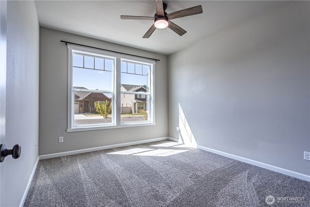 4618 E Thrush St, Moses Lake, WA 98837