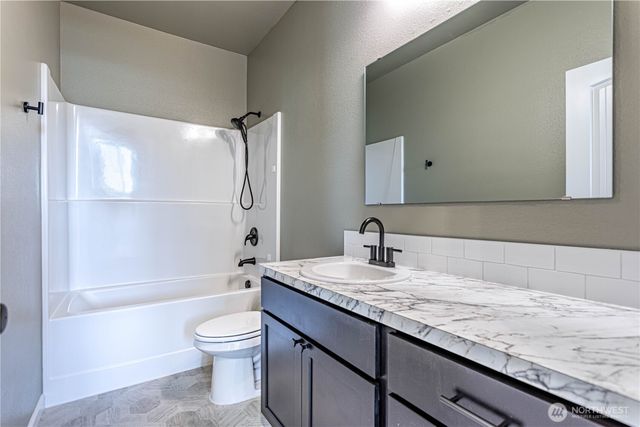 4618 E Thrush St, Moses Lake, WA 98837