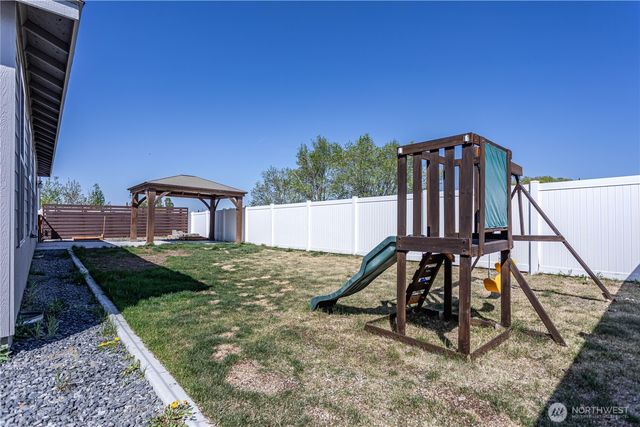 4618 E Thrush St, Moses Lake, WA 98837