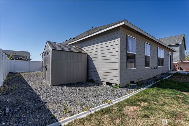 4618 E Thrush St, Moses Lake, WA 98837